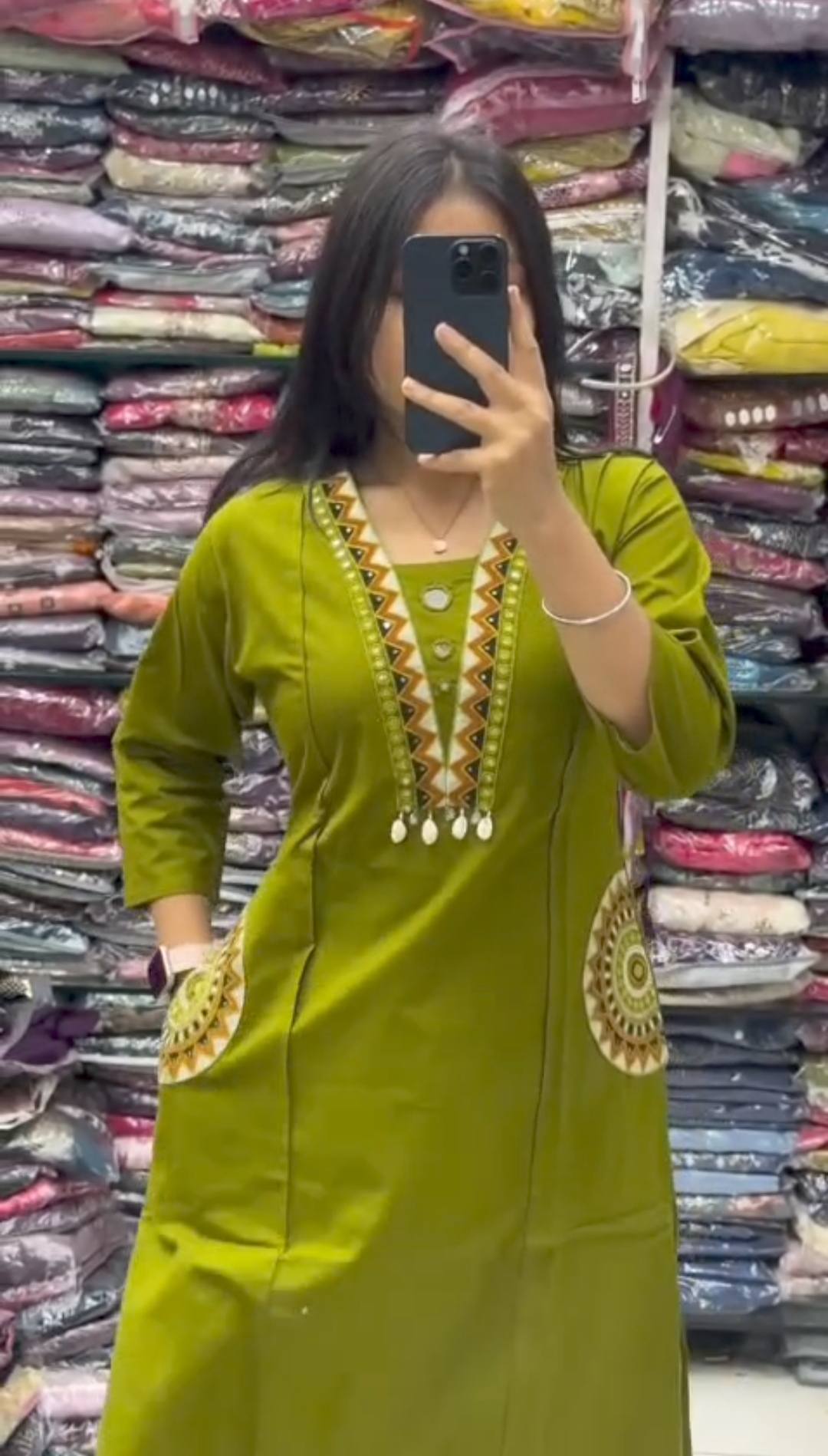 641413119_122171667734876069_184025508314485536_n.jpg ২ পিস কুর্তি সেট - Image 1